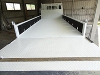 三菱ふそうキャンター平ボディ小型（2t・3t）[写真11]