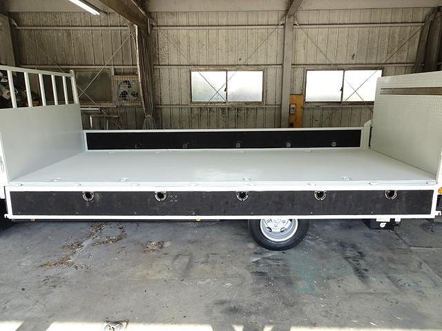 三菱ふそうキャンター平ボディ小型（2t・3t）[写真14]