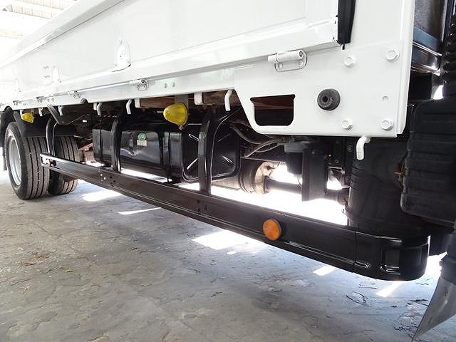 三菱ふそうキャンター平ボディ小型（2t・3t）[写真17]