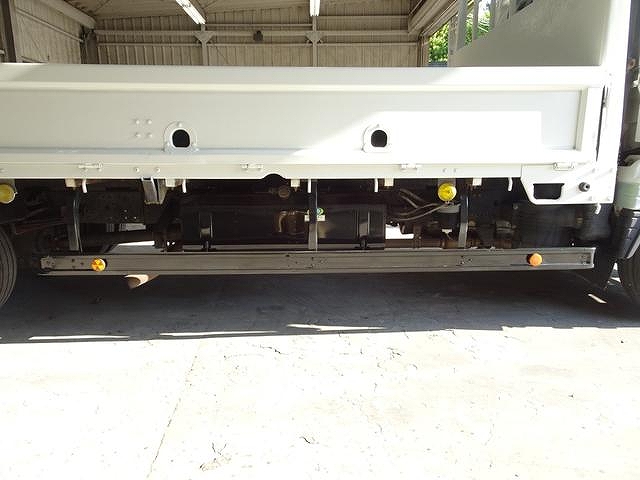 三菱ふそうキャンター平ボディ小型（2t・3t）[写真18]