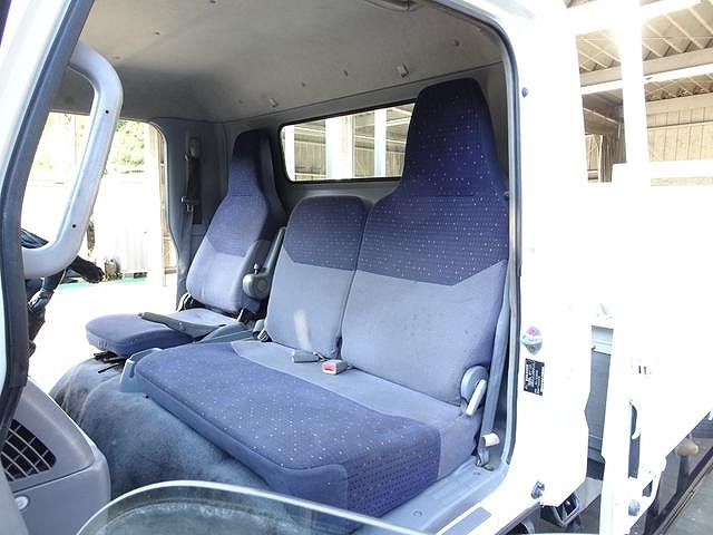 三菱ふそうキャンター平ボディ小型（2t・3t）[写真30]