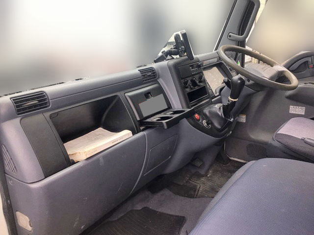 三菱ふそうキャンターアルミバン小型（2t・3t）[写真20]