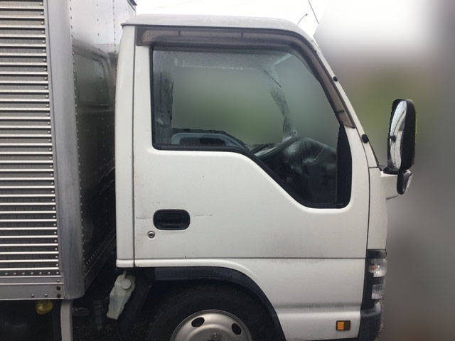いすゞエルフアルミバン小型（2t・3t）[写真04]