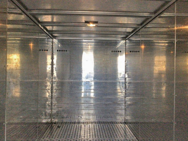 いすゞエルフアルミバン小型（2t・3t）[写真09]