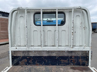 三菱ふそうキャンター平ボディ小型（2t・3t）[写真11]