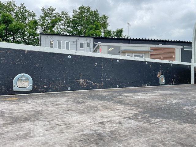 三菱ふそうキャンター平ボディ小型（2t・3t）[写真13]