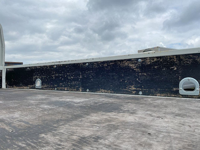 三菱ふそうキャンター平ボディ小型（2t・3t）[写真14]