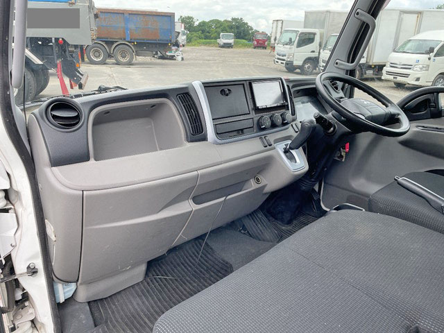 三菱ふそうキャンター平ボディ小型（2t・3t）[写真31]