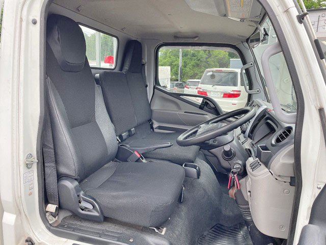 三菱ふそうキャンター平ボディ小型（2t・3t）[写真34]