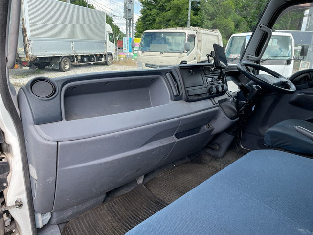 三菱ふそうキャンターアルミウイング小型（2t・3t）[写真25]