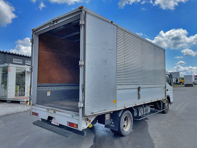 三菱ふそうキャンターアルミウイング小型（2t・3t）[写真03]