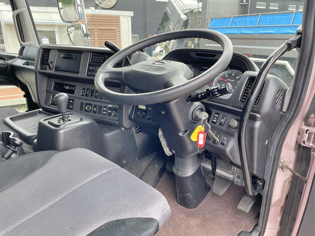 日野プロフィアトレーラーヘッド（トラクターヘッド）大型（10t）[写真33]
