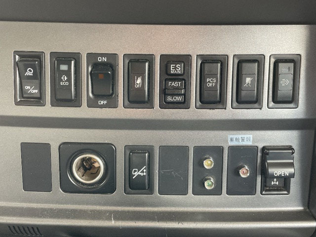 日野プロフィアトレーラーヘッド（トラクターヘッド）大型（10t）[写真36]