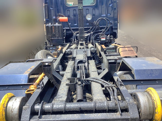 いすゞエルフコンテナ専用車小型（2t・3t）[写真14]