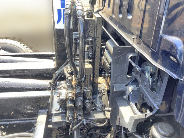 いすゞエルフコンテナ専用車小型（2t・3t）[写真15]