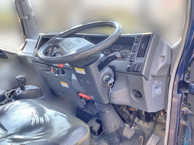 いすゞエルフコンテナ専用車小型（2t・3t）[写真31]