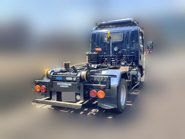 いすゞエルフコンテナ専用車小型（2t・3t）[写真04]