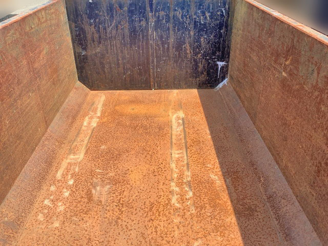 いすゞエルフコンテナ専用車小型（2t・3t）[写真09]