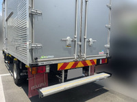 いすゞエルフアルミバン小型（2t・3t）[写真04]