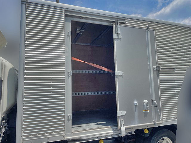 いすゞエルフアルミバン小型（2t・3t）[写真05]