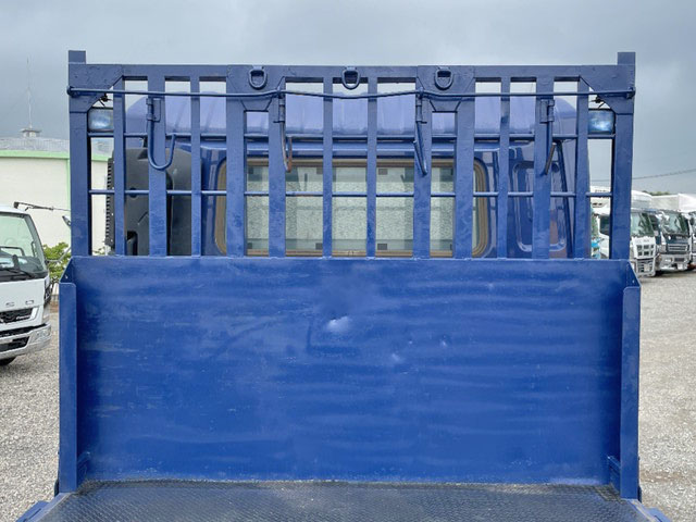 UDトラックスクオン平ボディ大型（10t）[写真12]