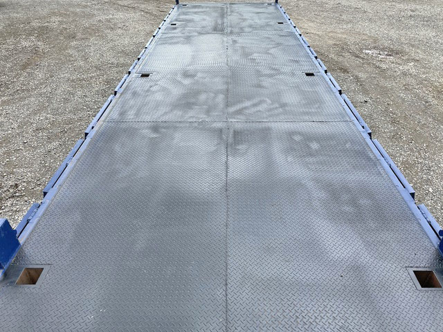 UDトラックスクオン平ボディ大型（10t）[写真13]