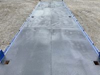 UDトラックスクオン平ボディ大型（10t）[写真13]