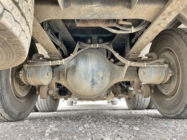 UDトラックスクオン平ボディ大型（10t）[写真22]