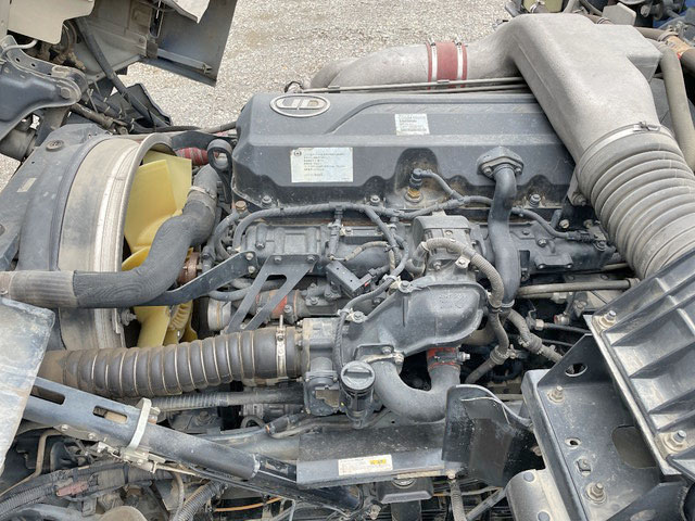 UDトラックスクオン平ボディ大型（10t）[写真24]