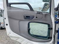 UDトラックスクオン平ボディ大型（10t）[写真28]