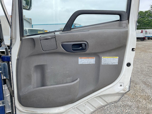 UDトラックスクオン平ボディ大型（10t）[写真29]