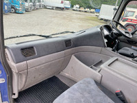 UDトラックスクオン平ボディ大型（10t）[写真30]