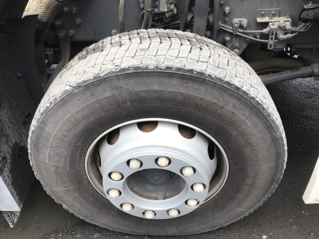 ボルボその他の車種トレーラーヘッド（トラクターヘッド）大型（10t）[写真12]