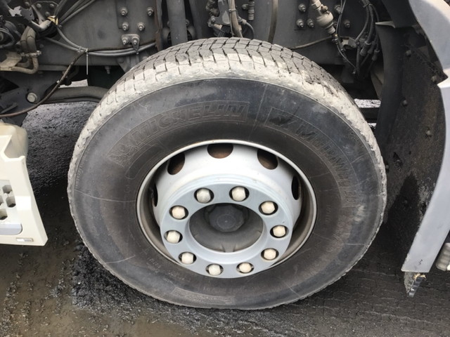 ボルボその他の車種トレーラーヘッド（トラクターヘッド）大型（10t）[写真13]