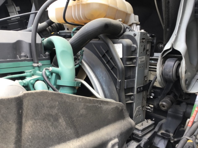 ボルボその他の車種トレーラーヘッド（トラクターヘッド）大型（10t）[写真17]