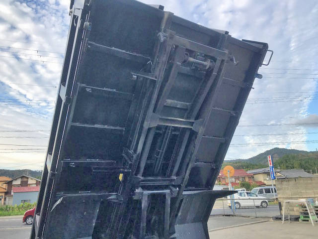 いすゞエルフローダーダンプ小型（2t・3t）[写真16]