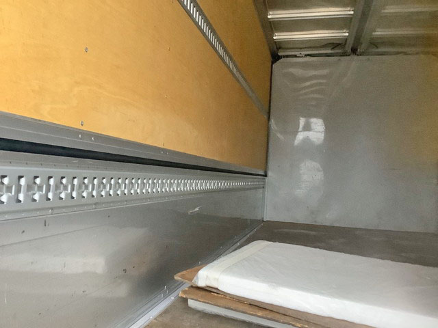 いすゞエルフアルミウイング小型（2t・3t）[写真11]