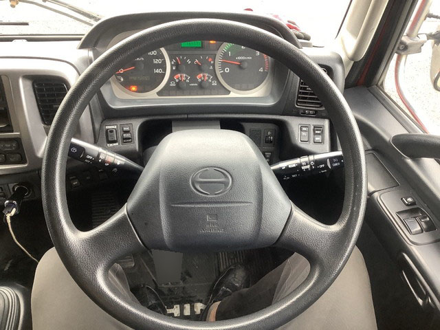 日野レンジャーアルミウイング中型（4t）[写真30]