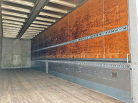 三菱ふそうスーパーグレートアルミウイング大型（10t）[写真12]