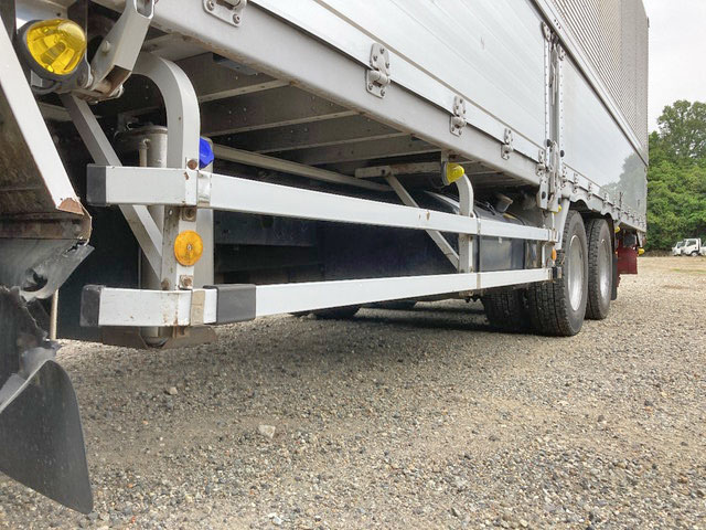 三菱ふそうスーパーグレートアルミウイング大型（10t）[写真21]