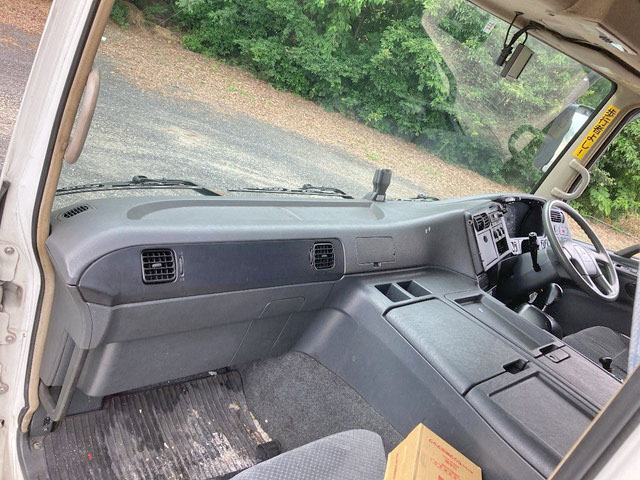 三菱ふそうスーパーグレートアルミウイング大型（10t）[写真30]