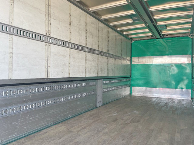 いすゞフォワードアルミウイング中型（4t）[写真13]