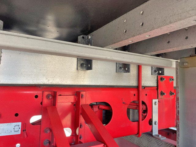 いすゞフォワードアルミウイング中型（4t）[写真24]