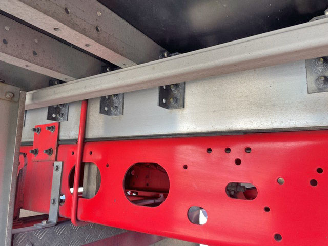 いすゞフォワードアルミウイング中型（4t）[写真25]