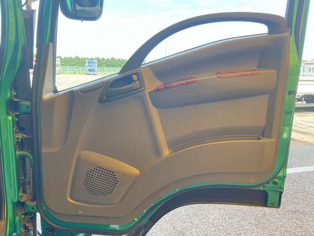 いすゞフォワードアルミウイング中型（4t）[写真30]