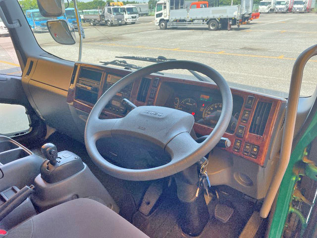 いすゞフォワードアルミウイング中型（4t）[写真35]