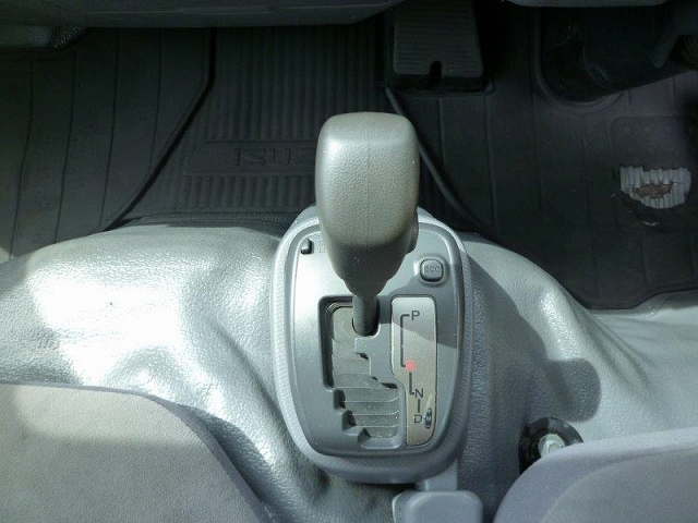 いすゞエルフオープントップバン小型（2t・3t）[写真09]