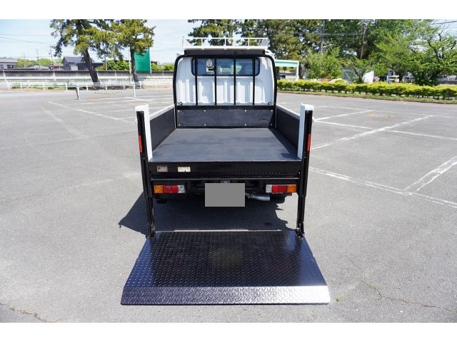 三菱ふそうキャンターダブルキャブ（Wキャブ）小型（2t・3t）[写真03]