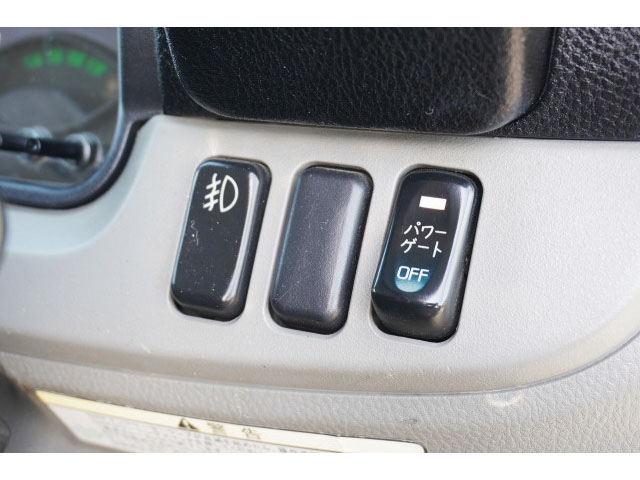 三菱ふそうキャンターダブルキャブ（Wキャブ）小型（2t・3t）[写真35]