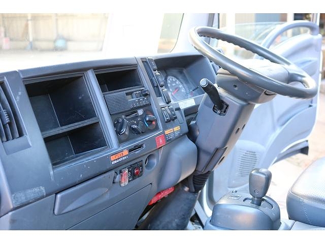 いすゞエルフクレーン3段小型（2t・3t）[写真36]